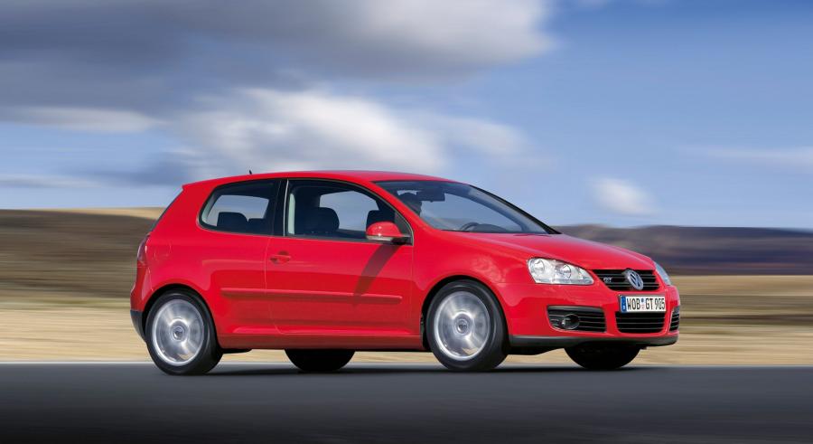  Volkswagen Golf GT 2005 года  (фото 11 из 18)